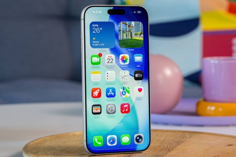 iOS 26.1, iPadOS 26.1 rolling out now