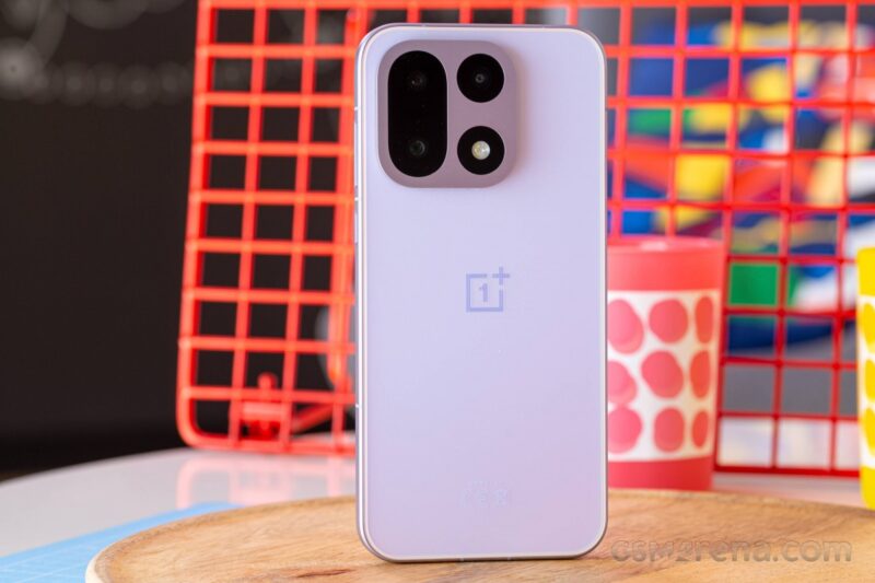 OnePlus 15 already receives its first update