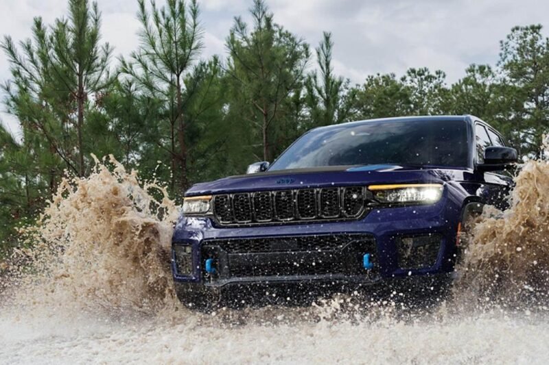 Stellantis recalls more than 375,000 Jeep hybrid SUVs for fire risk